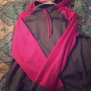 A beautiful pink sweatshirt❤️ super comfortable